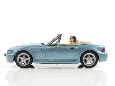 1:43 Universal Hobbies BMW Z3 james Bond D2-1