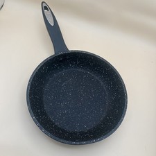 8.25” Zyliss Nonstick Fry Pan Frying Pan Heavy Bottom Induction Metal