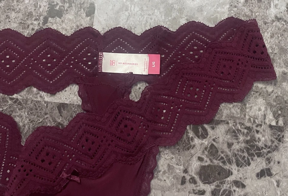 BRAGAS TANGA DE ENCAJE GEOMÉTRICO GRANATE LISO NOBO NUEVAS SIN ETIQUETAS Foto 2 de 3