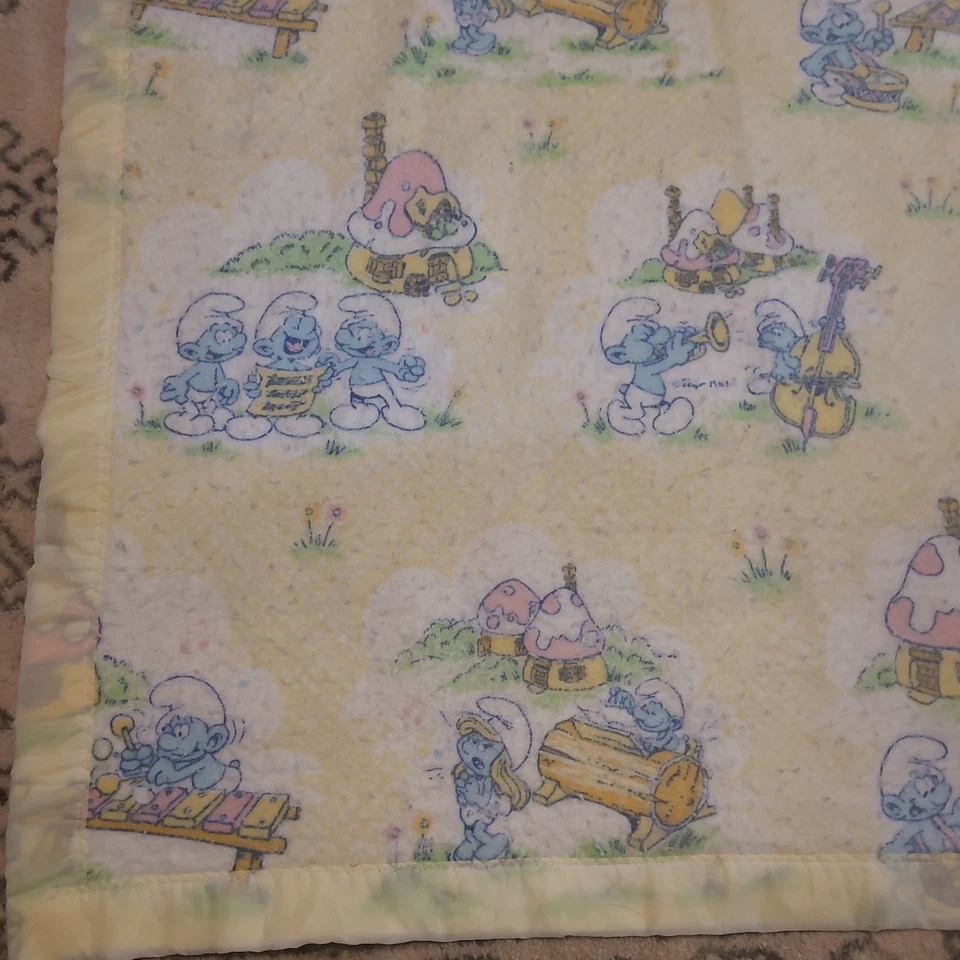 MANTA SMURF 1983 CUNA POLI ACRÍLICO BORDE SATINADO RIBETE NIÑO NIÑA HECHO A CUADROS FOTOS Foto 2 de 4