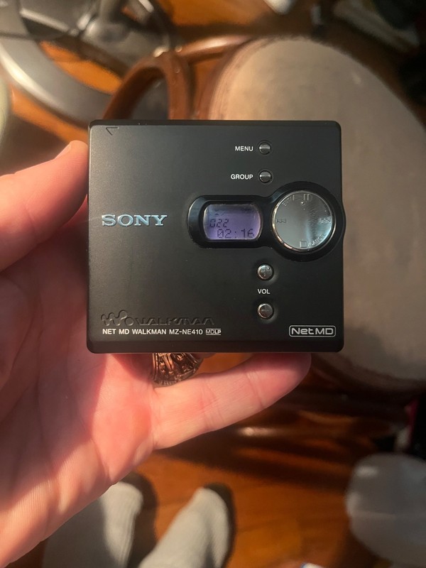 Vintage SONY NET MD WALKMAN MZ-NE410 Mini Disc Recorder with Case & Mini Disc