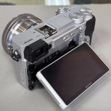 Sony Alpha a6400 Mirrorless 24.2MP 4K Digital Camera w/16-50mm Lens Excellent 