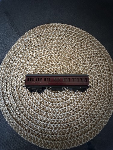 Triang Spur OO LMS weinrot Reisezugwagen 6301 Vintage Modelleisenbahn TC18 | Condition: Used