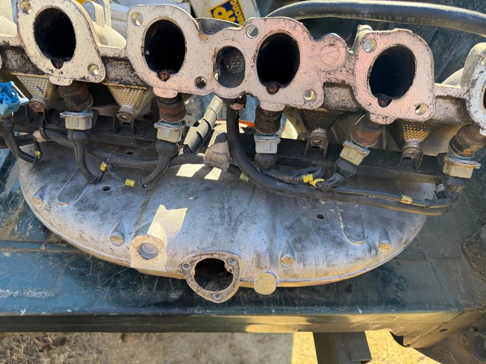 82-87 BMW 325E 528E 325 528 OEM COLECTOR DE ADMISIÓN E INYECTORES DE RIEL DE INYECCIÓN DE COMBUSTIBLE Foto 3 de 3