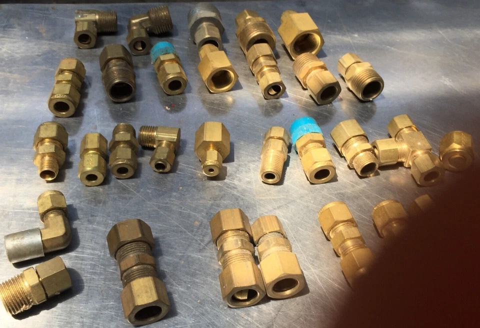 Assorted Clean out Shop Compression fittings !/4, 3/8, 1 &more x NPT Lot 0f 28 - Image 4 of 4