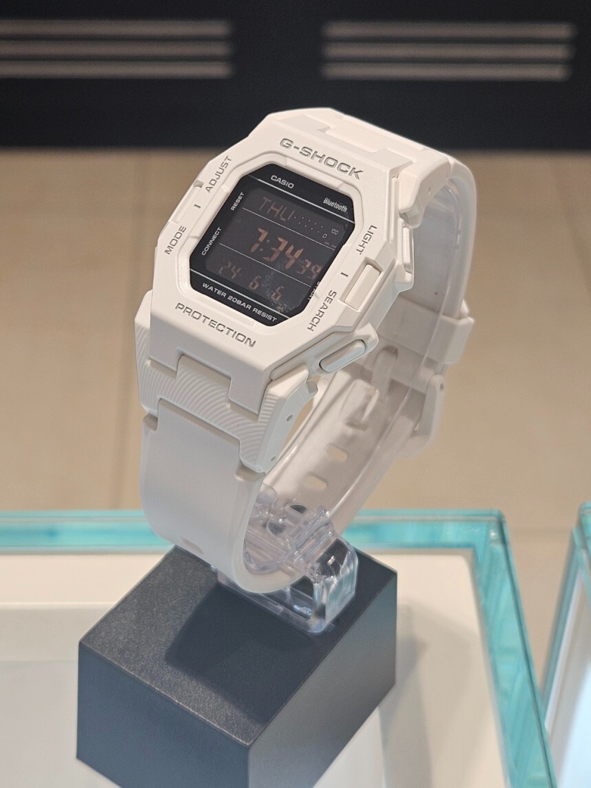G-SHOCK GD-B500 ホワイト s-l1200.jpg