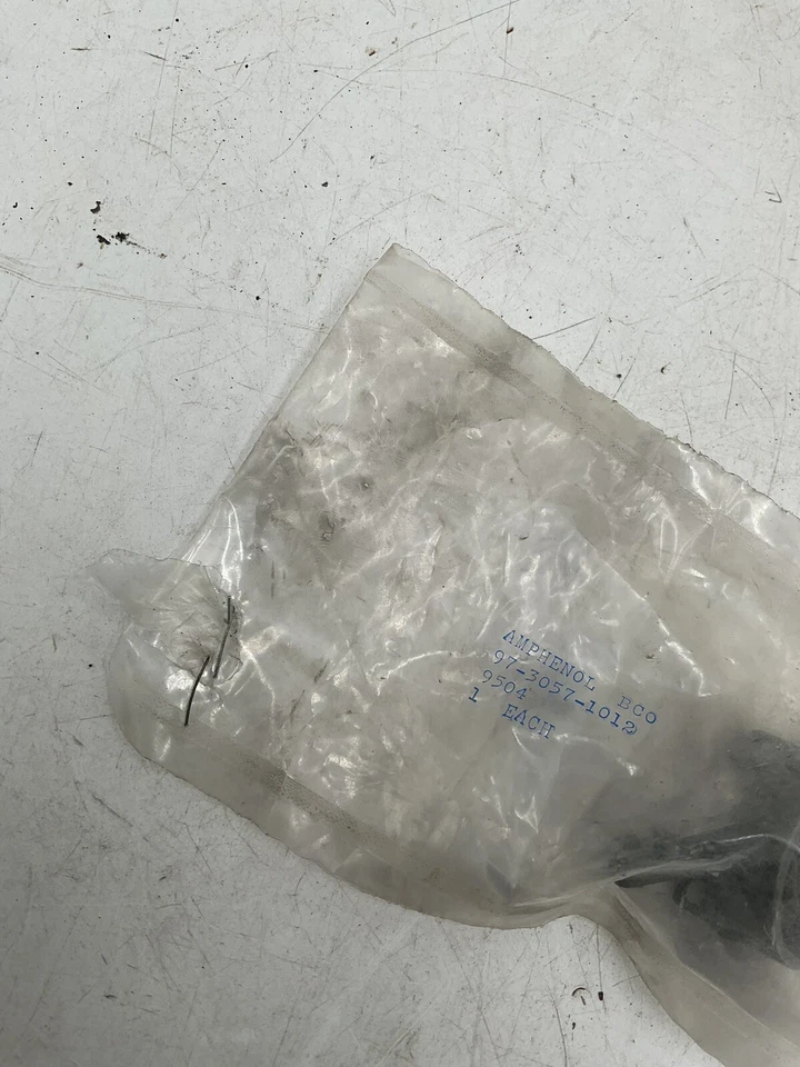 Amphenol 97-3057-1012 Cable Clamp - Image 4 of 4