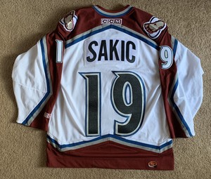 colorado avalanche joe sakic jersey
