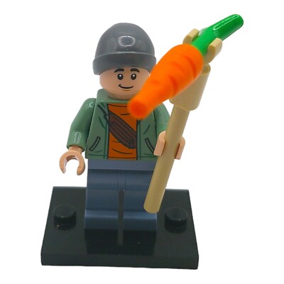 LEGO   Jurassic World   ''Ben with carrot to attract dinosaurs'' 76965