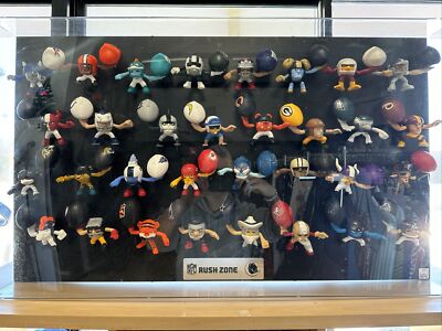 NFL Rush Zone McDonald s Display Complete Set Of 32 Teams With Balls New Rare