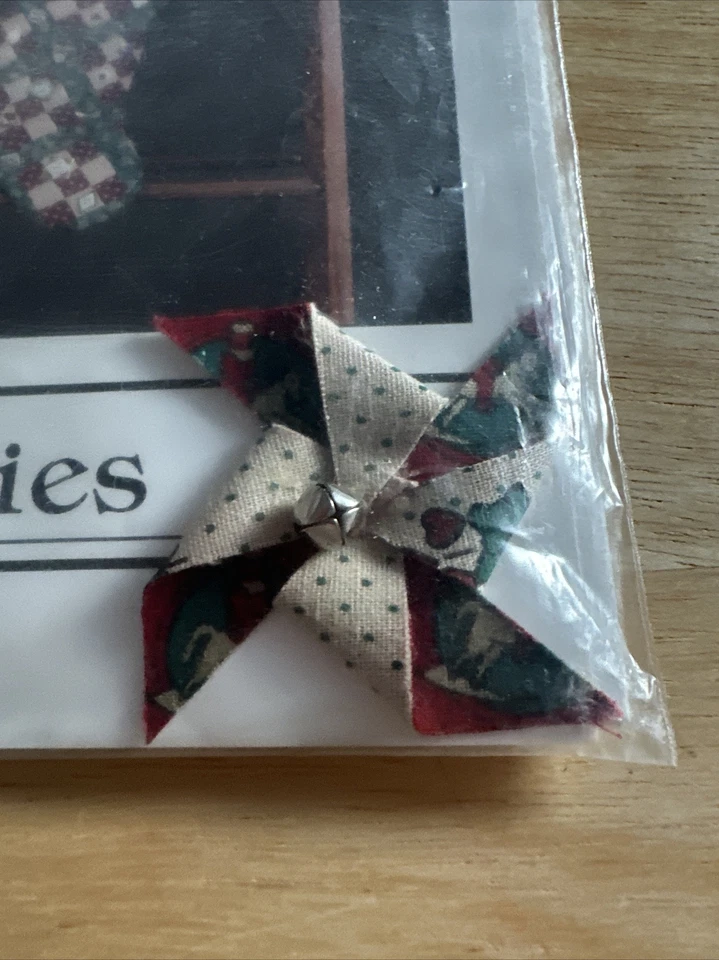 THIMBLEBERRIES MEMORY STOCKINGS SEWING PATTERN VINTAGE Patchwork Design Uncut - Image 3 of 4