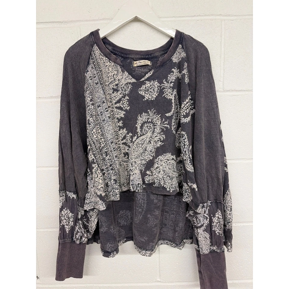 Free People We The Free T-Shirt Boho Bleu Paisley Imprimé Hi-Low Taille S - Photo 2/4