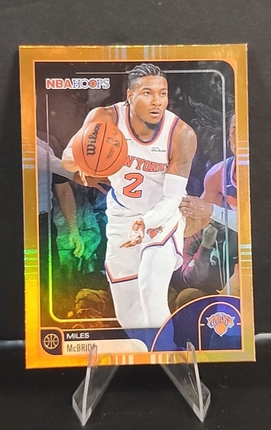 2025-26 NBA Hoops Miles McBride #137 Orange Border Refractor - Knicks NBA Finals