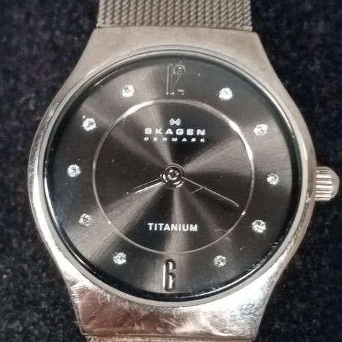 Skagen Titanium Watch Women Working Black Dial Mesh Adjustable Band 23mm A12 - Picture 4 of 4