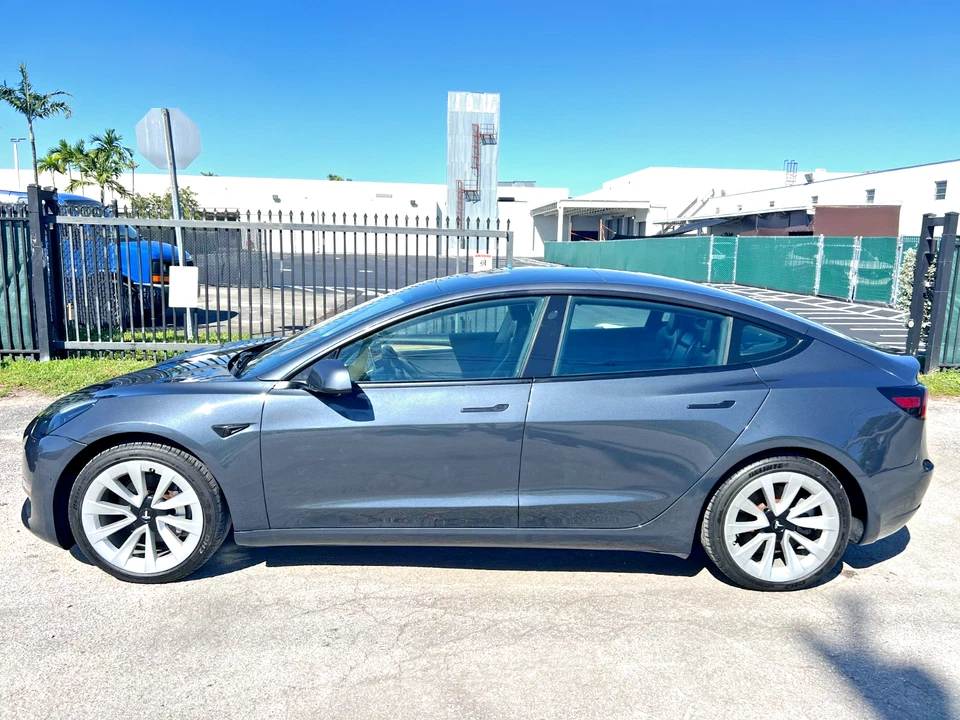 Tesla Model 3 2023 Foto 4 de 4