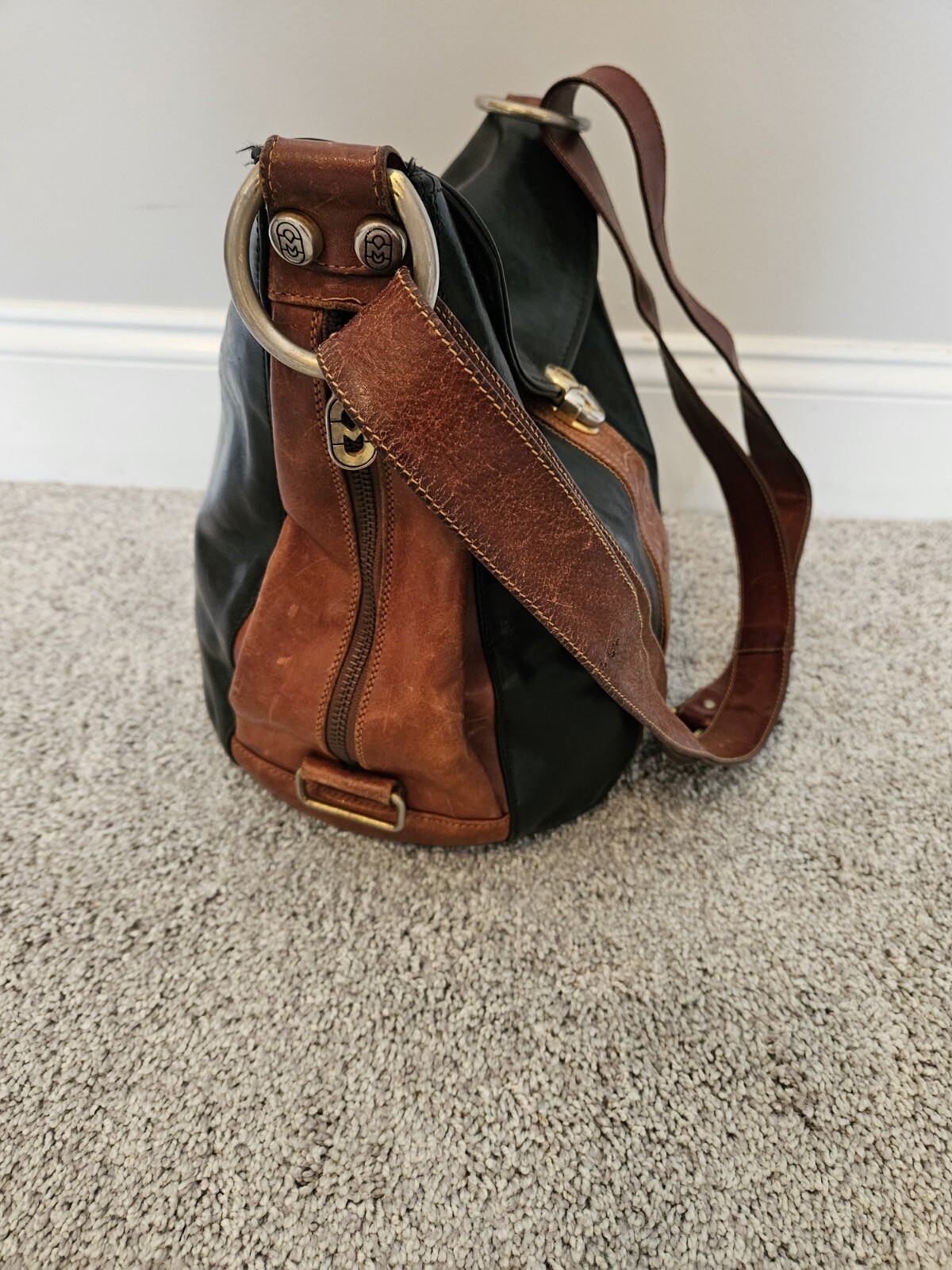 Picture 5 of 24