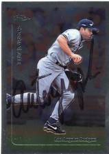 1999 Topps Chrome 63 Eric Karros He signed the card  