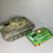 2 VINTAGE MODERN TOYS JAPAN FRICTION M19  M51 2750 TIN TANKS