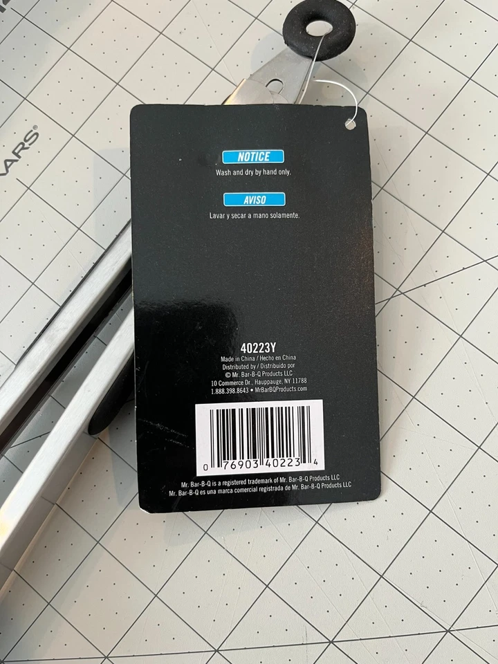 Pinzas para servir con punta de silicona Mr. Bar-B-Q de 12 pulgadas (negras y plateadas) Foto 4 de 4