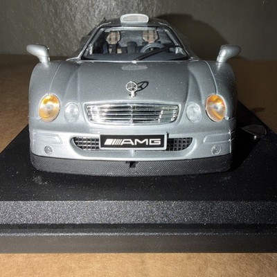 Maisto 1/18 – Mercedes CLK GTR AMG Street Version Gris Argent, Voiture Miniature Collection