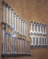 Craftsman 32 Piece Ratcheting Combination Wrench Set Standard SAE and Metric