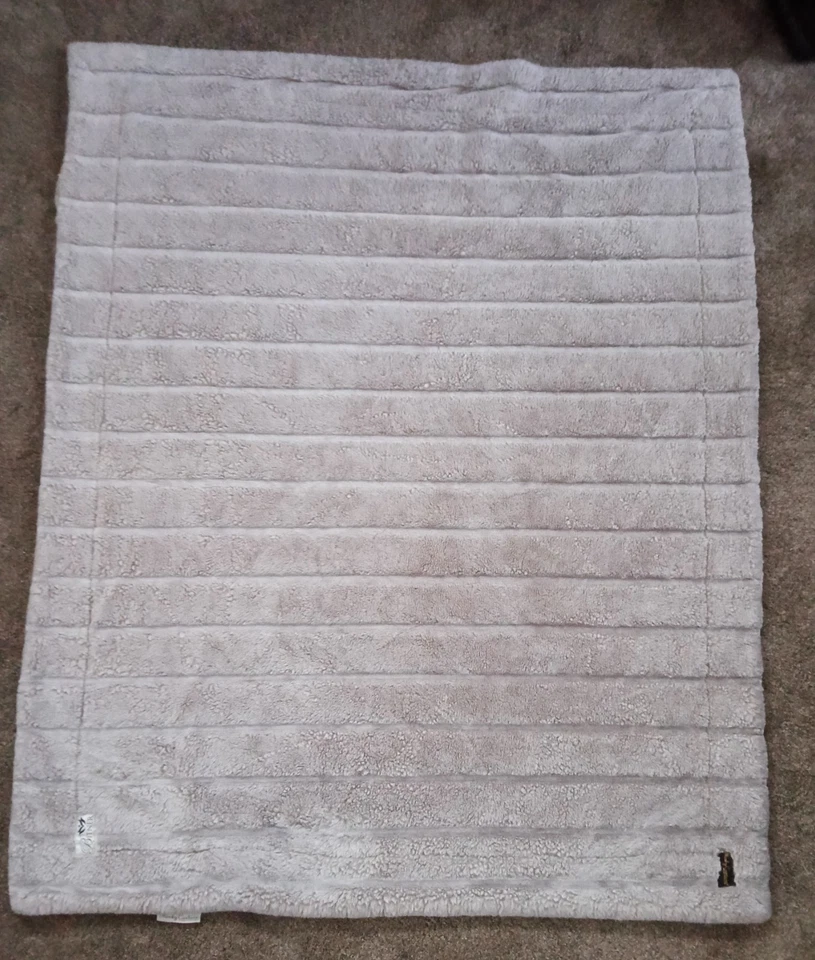 Manta Minky Couture gris suave 5 por 4 pies muy buen estado  Foto 4 de 4