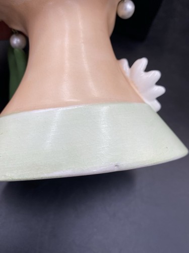 Napcoware NAPCO C6429 Green Glove Flowers W/Rhinestones Headvase Head Vase - Picture 10 of 13