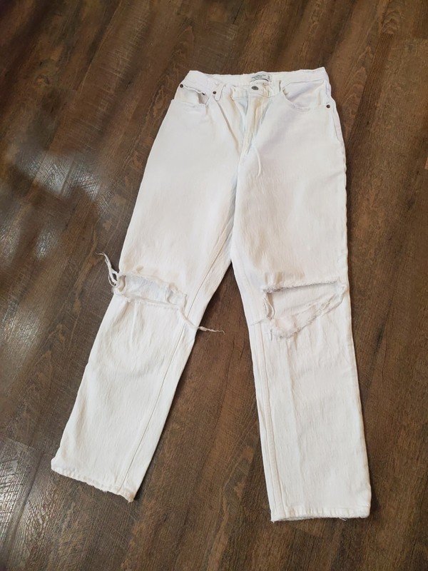 Abercrombie & Fitch The 90's Straight Ultra High Rose Distressed Jeans Size 32