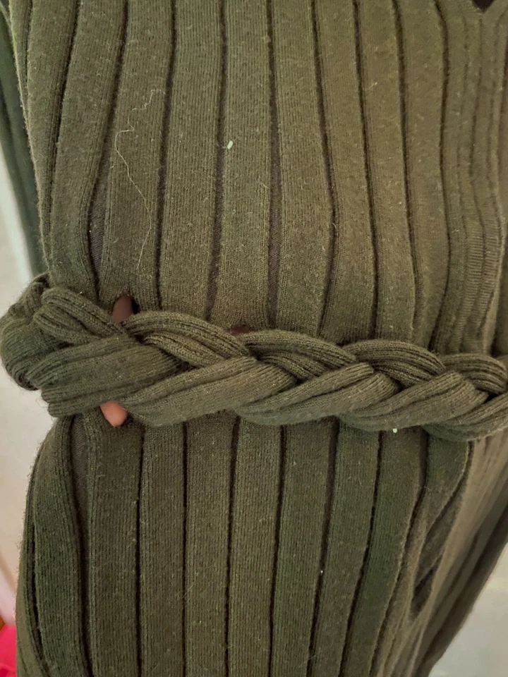 Suéter de lana acanalada recorte anudado trenzado Dion Lee M verde bosque Foto 4 de 4