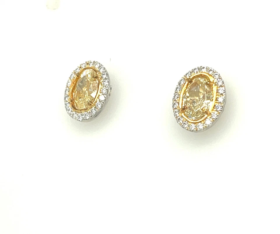 4.08 carats Natural Yellow Diamond Earrings Oval Shape.  Plat/18 KYG Halo. GIA. - Image 3 of 4