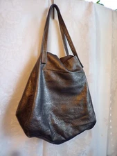 Kurt Geiger Inspired By Our Clay Horizontal Bronze Gold Metallic Pebble Leather