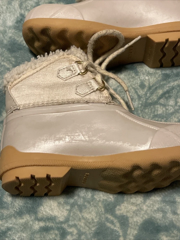 SPERRY Little Girl's 10M Port Alpine Boot Toddler White Shimmer Duck Boots - Image 3 of 4