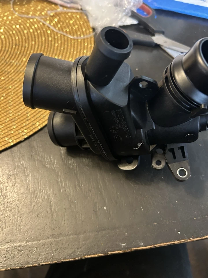 Land Rover Jaguar Thermostat Housing - Image 3 of 3