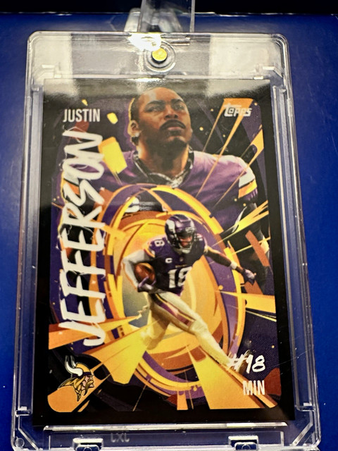Topps 2025 Chrome Justin Jefferson Minnesota Vikings Ultra Violet Insert #UV-13