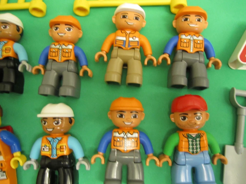 Lot 10 LEGO Duplo Figures City Workers (4) Railing (2) Sign (1) Post (2) Tools - Image 2 of 3