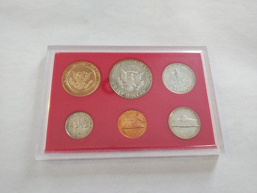 1982 U.S. Mint Proof Coin Set Original Government Packaging - Picture 2 of 4