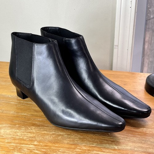 Unisa Low Heel Leather Chelsea Boots 8B Black $120 EUC Pointed Toe Pull On - Picture 5 of 14