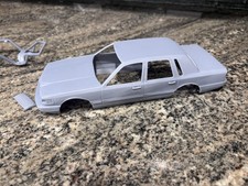 1995 Lincoln Town body only  (1/24)