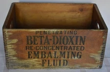 ANTIQUE H.S. ECKELS CHEMISTS RECONCENTRATED EMBALMING FLUID 2 HNDL STORAGE CRATE