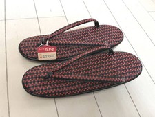 Japanese style sandals, red and black woven pattern, regular price: 27000 23cm