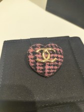 Authentic New Chanel Tweed Heart CC Logo Brooch Pin Gold Tone Hardware Boxed