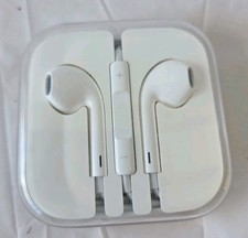 Genuine Apple Corded White Earpods Earbuds Headphones 3.5mm - Brand NEW in Case