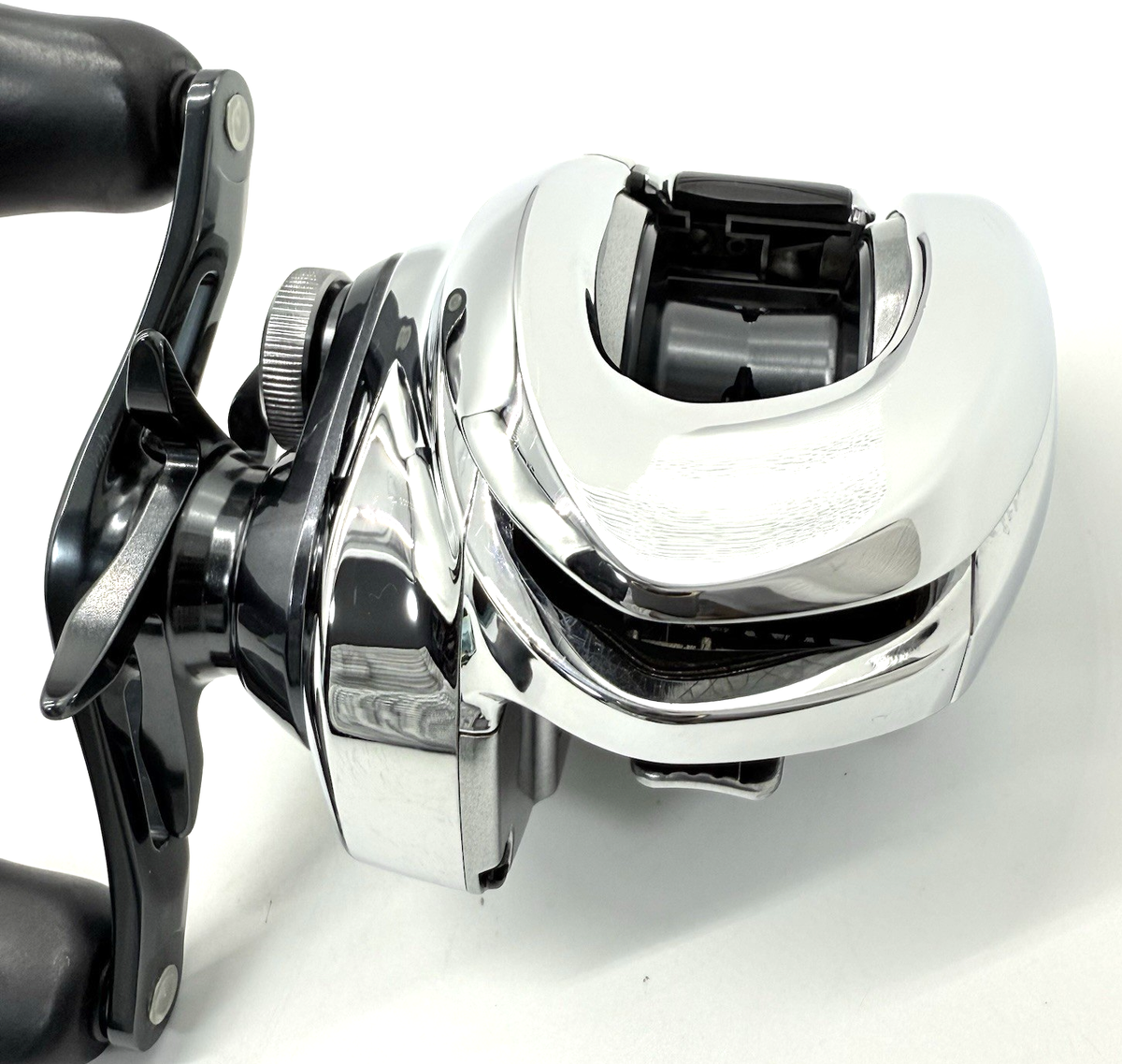 Shimano 19 ANTARES HG Right Handed Bait Casting Reel with Box