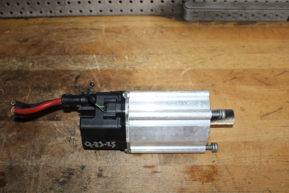 2011 2015 BMW 528i 535i F10 F01 740i RACK & PINION STEERING ASSIST MOTOR OEM - Image 3 of 4