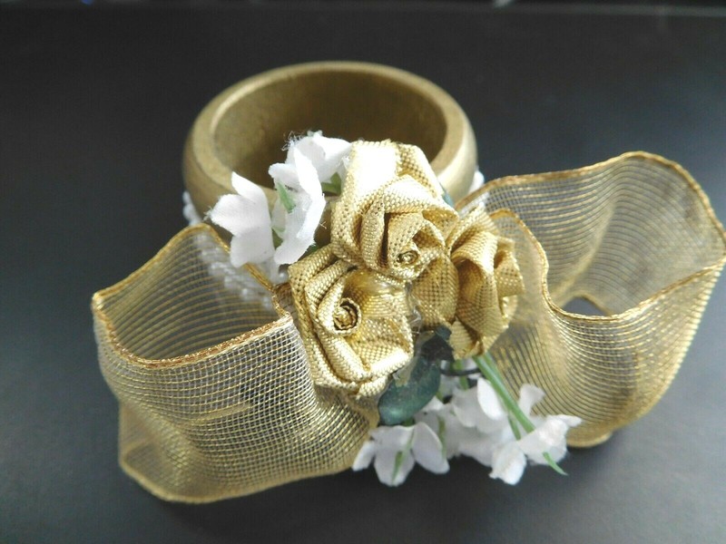 Set of 4 Wooden Decorated Napkin Rings - Wood Painted Gold, Fancy,Dinner,Elegan
