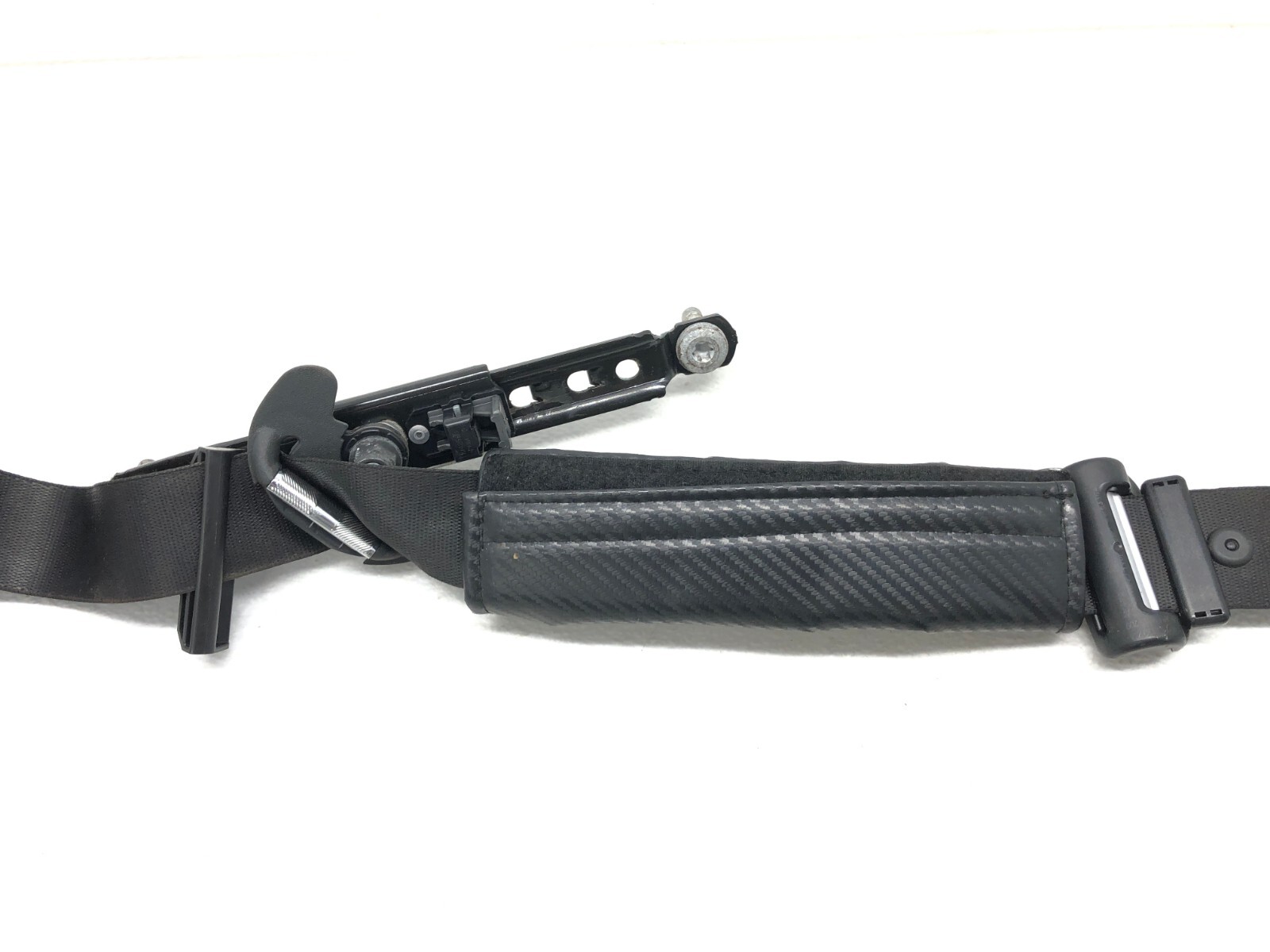 2017-2020 MASERATI LEVANTE LEFT DRIVER FRONT SEATBELT SEAT BELT RETRACTOR OEM
