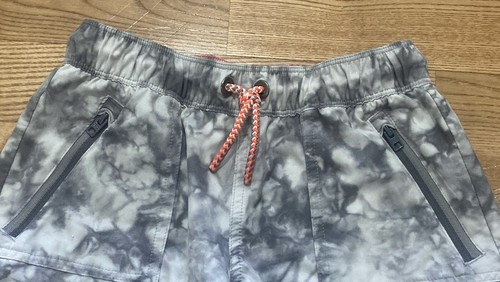 Girl's Gray Printed Shorts Size 8-10 EUC - Picture 2 of 3