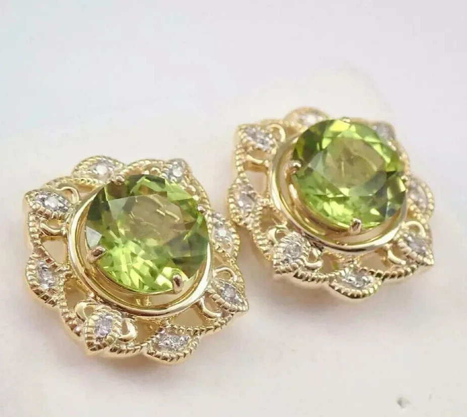 2.5 Ct Round Cut Lab-Created Green Peridot Stud Earring's 14K Yellow Gold Plated - Image 3 of 4