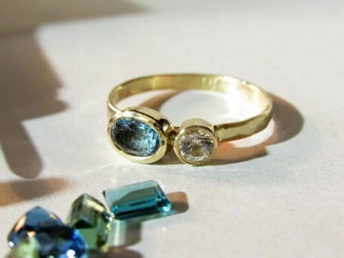 Anelli di lusso blu in oro giallo zaffiro