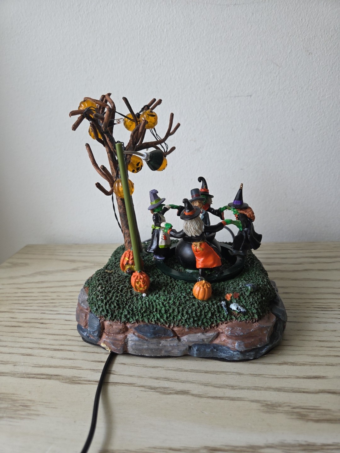 Foto 1 di 8